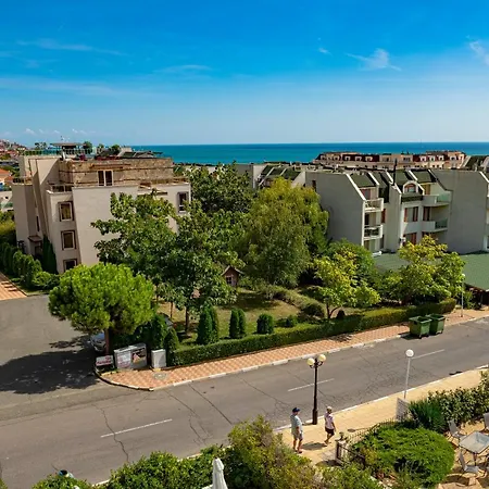 Menada Belle View